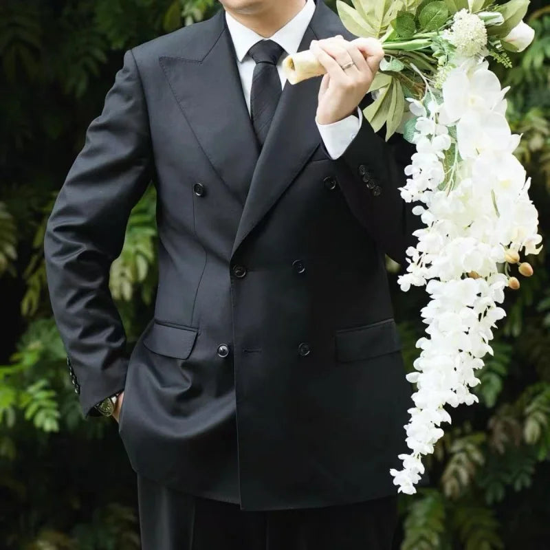 Eleganter zweireihiger Herrenanzug