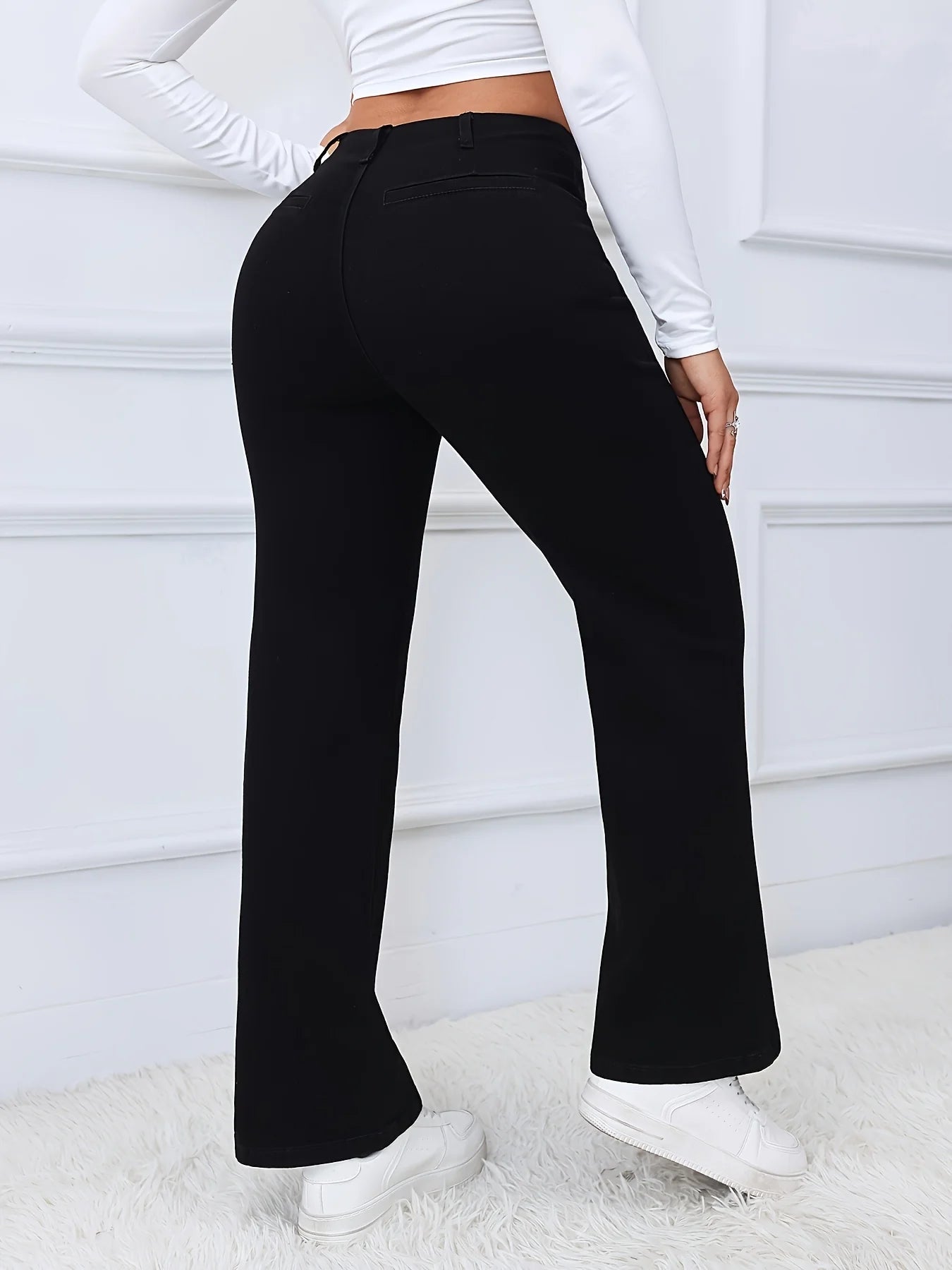 Women's straight leg jeans are super elastic and suitable for all seasons. Comfortable and popular women's wide leg pants