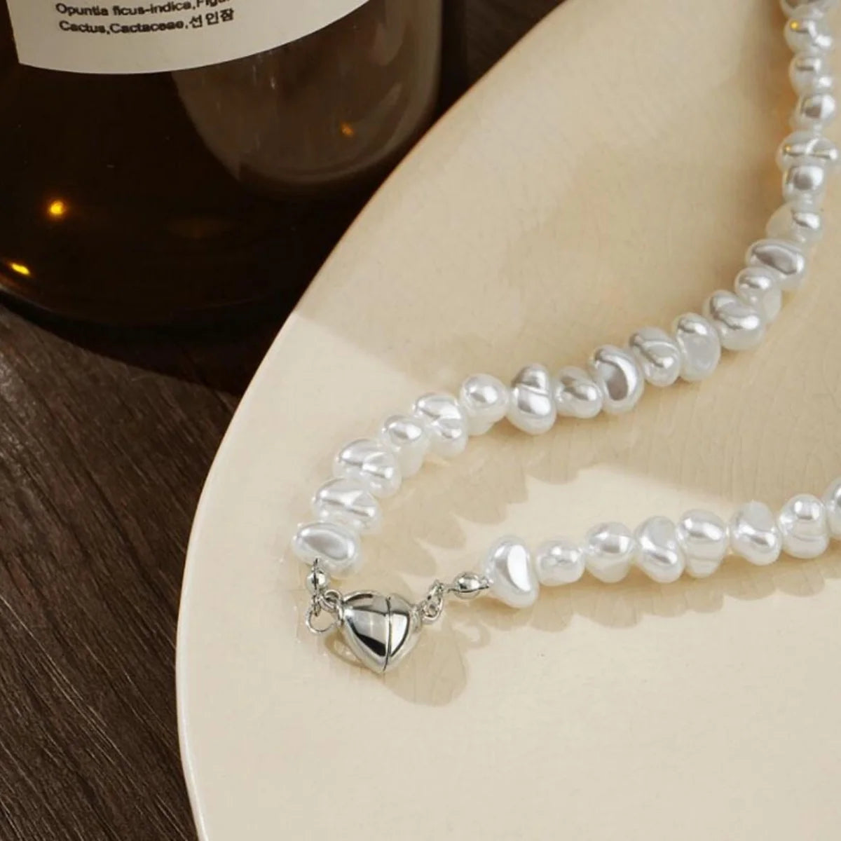 Korean imitation Pearl Chain Choker Necklace Magnetic Heart Pendant for Women Girls  Fashion Jewelry Bridal Engagement Gifts