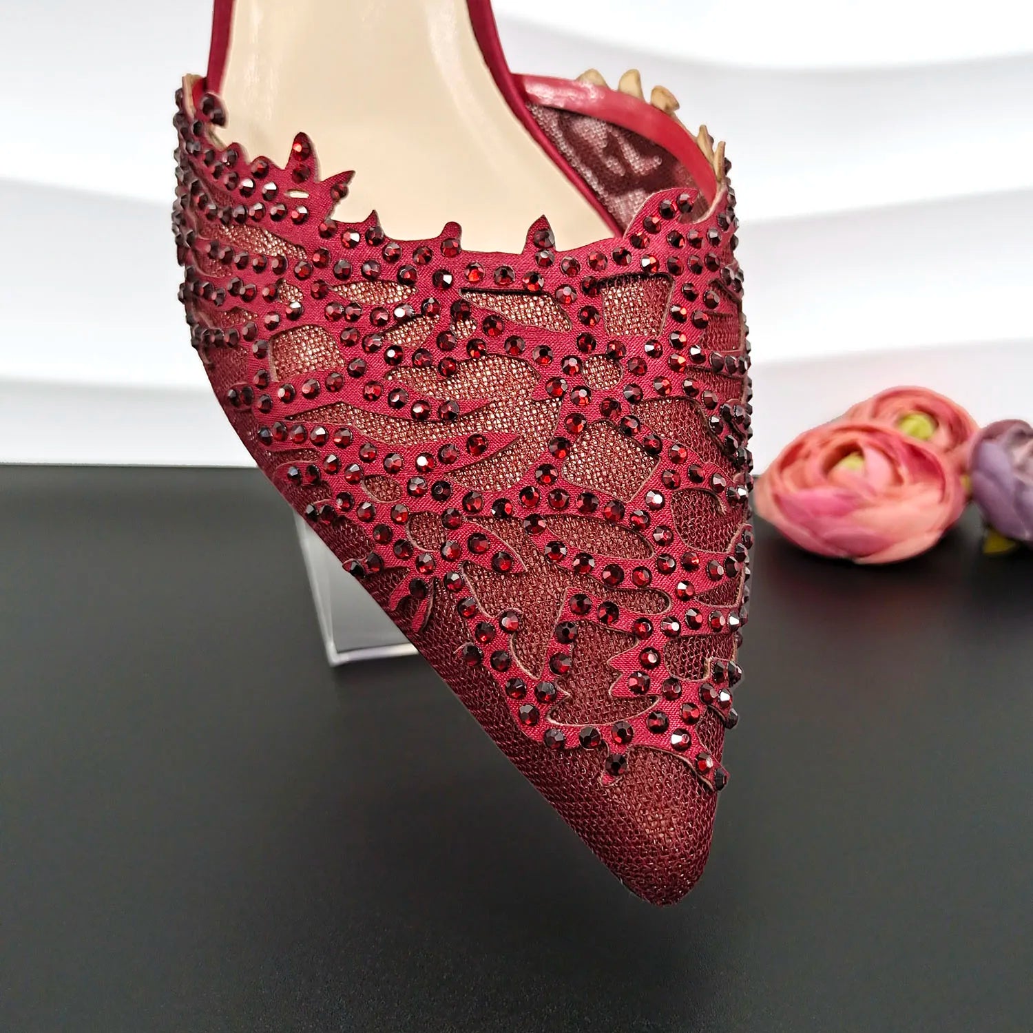Hollow Coral Pattern Design Fashionable And Elegant Wear Ladies Shoes And Bag