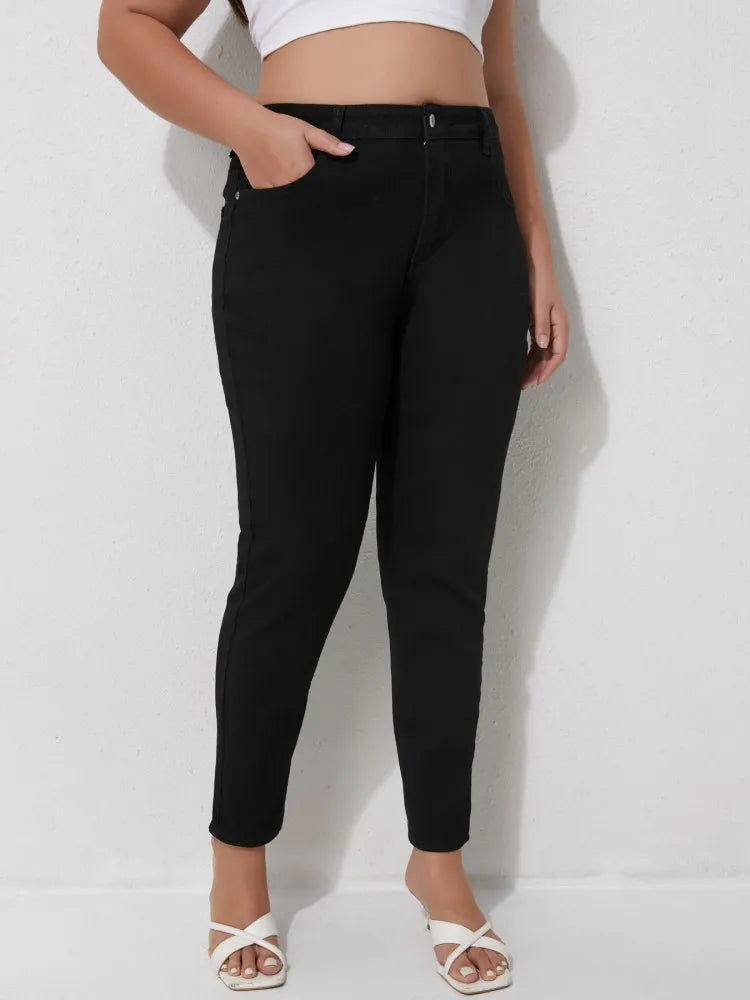 Plus Size Black Jeans Mid rise Ankle length Women's Denim Trousers Classic Design Fashion Staple