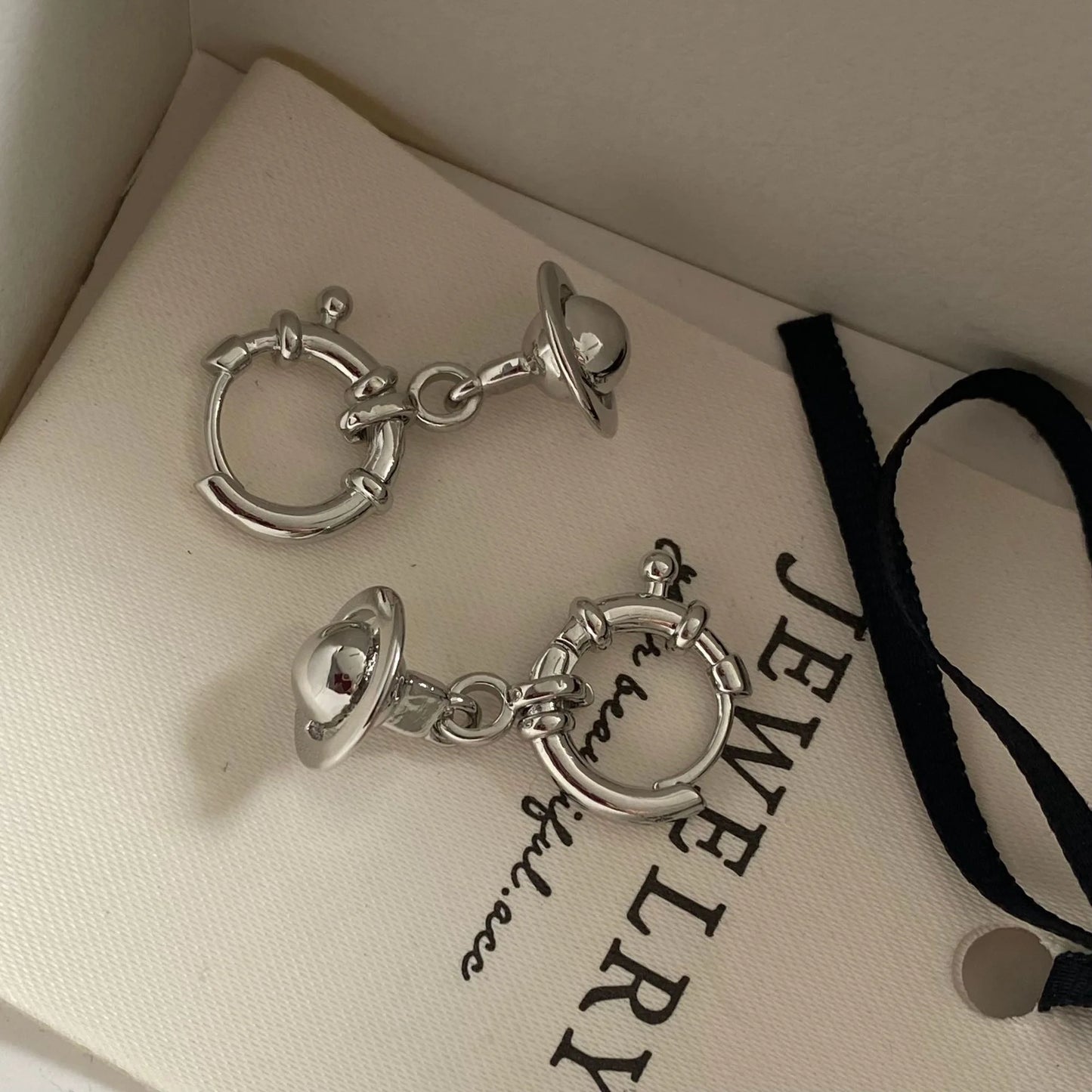 Simple And Fashionable Jewelry Gifts For Women At Parties