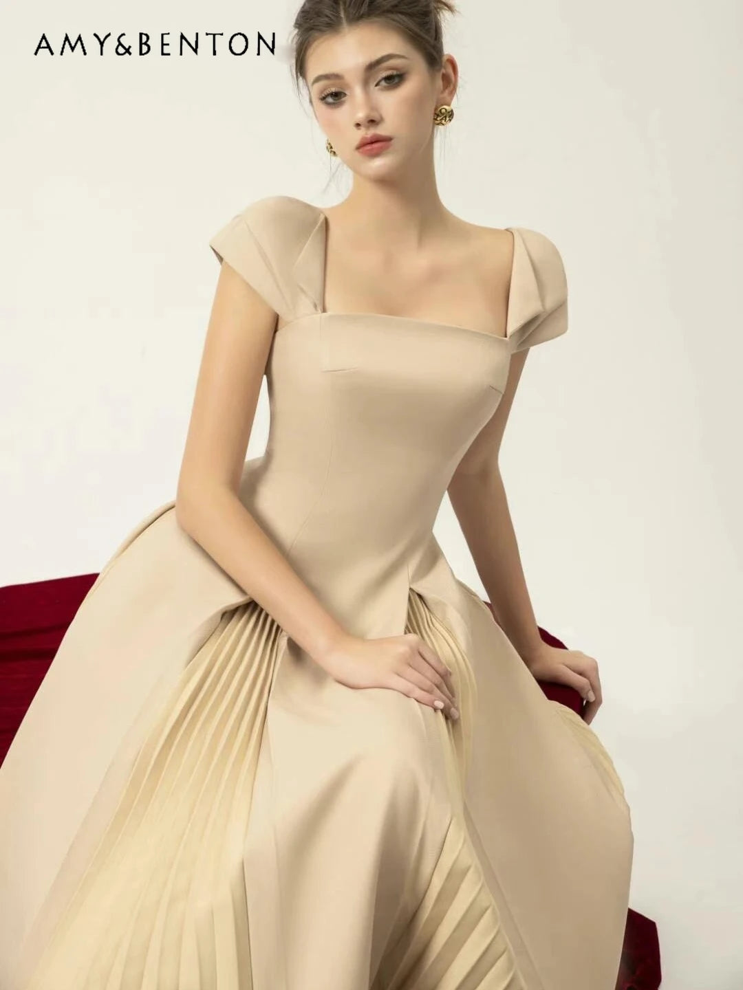 2024 Summer New French Temperament Square Collar Slimming Big Swing Mid-Length Dresses High Sense Socialite Fashion A-line Dress