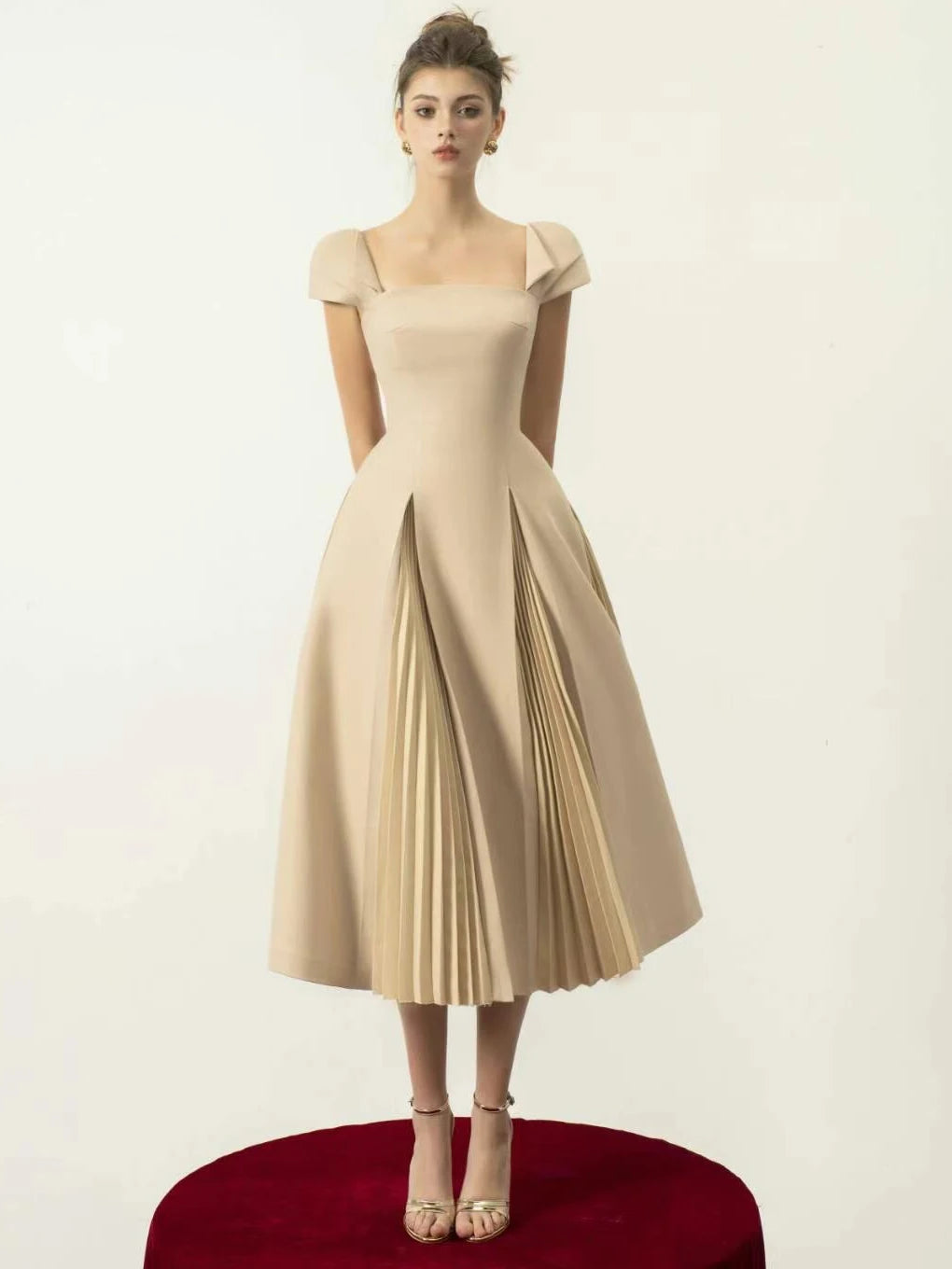2024 Summer New French Temperament Square Collar Slimming Big Swing Mid-Length Dresses High Sense Socialite Fashion A-line Dress