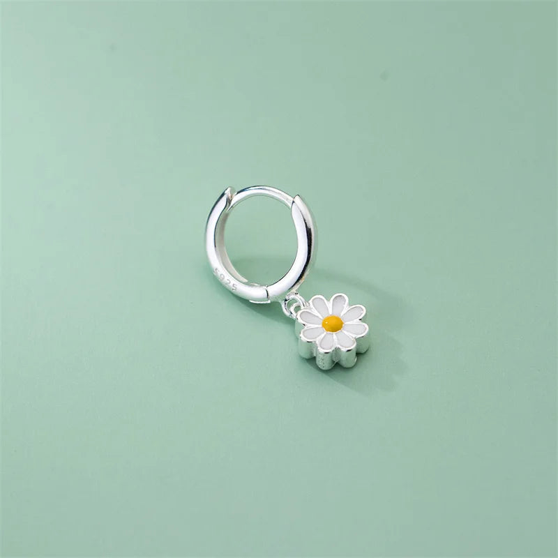 Exquisite Small Daisy Flower Drop Earring for Women