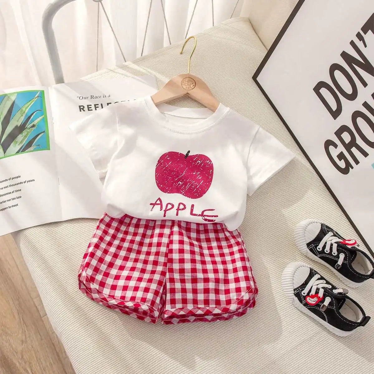 Children's Short-sleeved Round Neck Top+Shorts