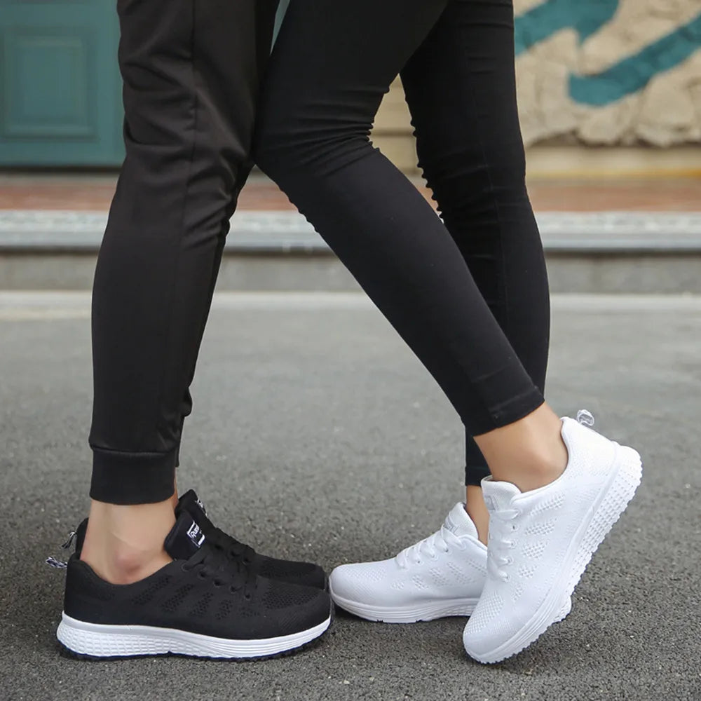 Baskets d'été 2023 pour femme, chaussures de sport noires de marche et de jogging, baskets de course à coussin d'air pour femme