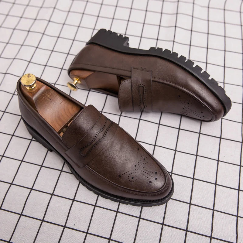 2022 Luxury Brand Penny Loafers men Casual shoes Slip on Leather Dress shoes big size 38-46 Brogue Carving loafer Driving party