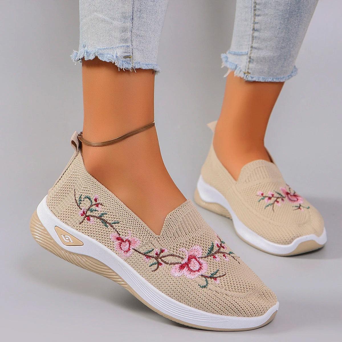 Spring and Autumn New Women's Sports Shoes Fashionable Breathable Lightweight Non-Slip Wear-Resistant Casual Sports Shoes Flat Shoes Loafers