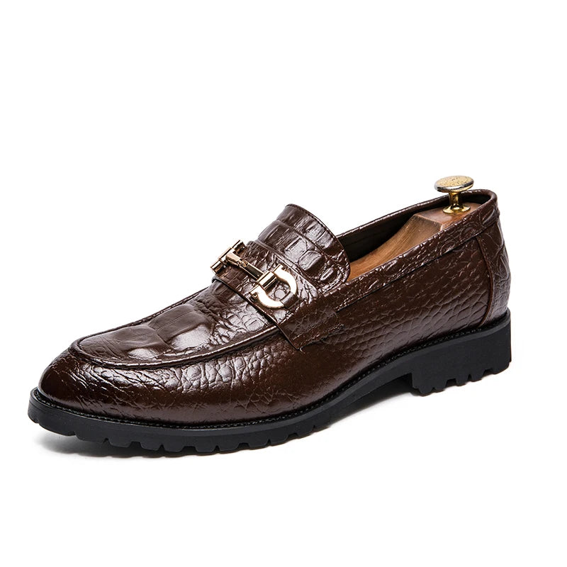 New British business casual shoes nightclub formal pointy leather shoes for men 46 47 large size crocodile metal decoration