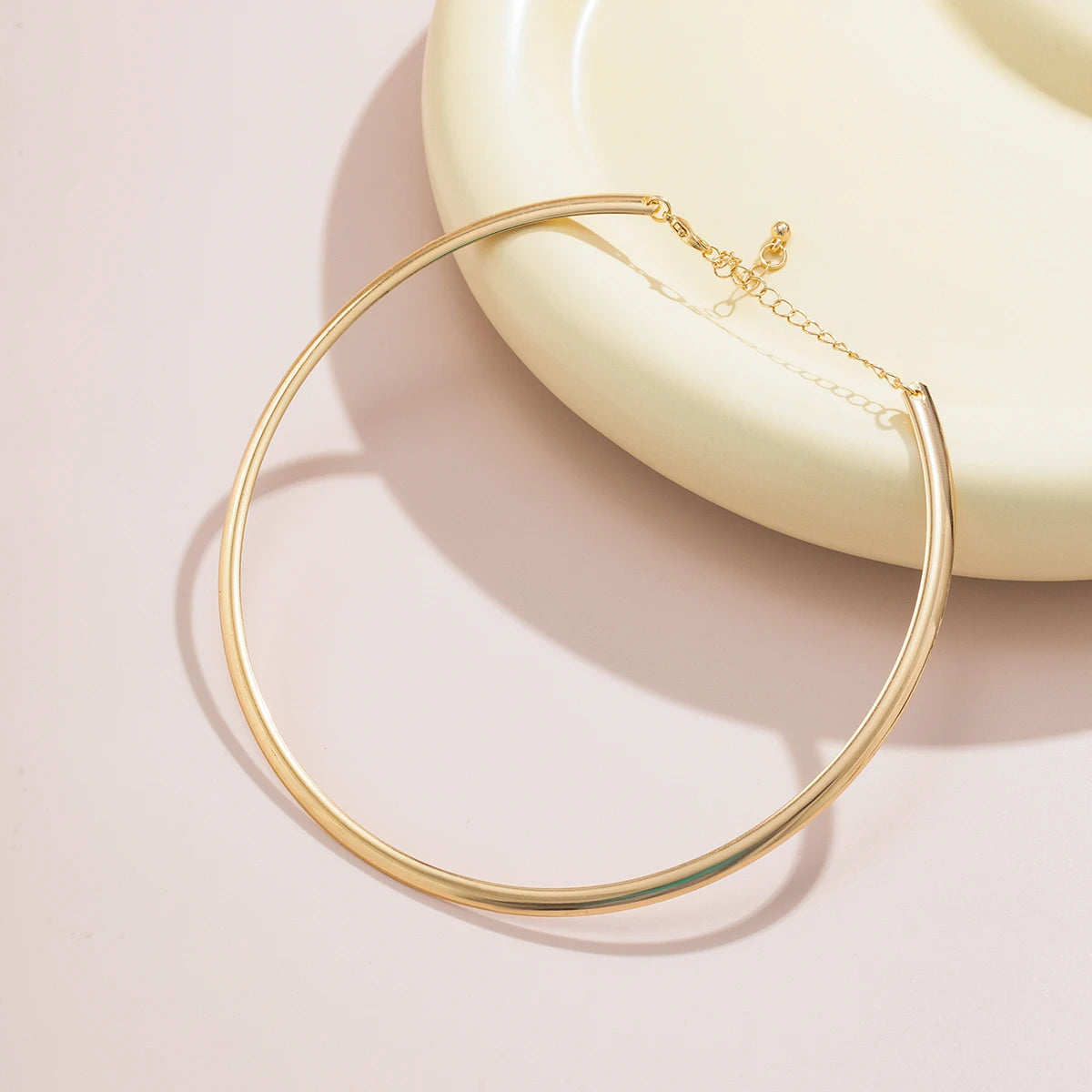 Elegant Simple Chunky Circle Torques Necklace