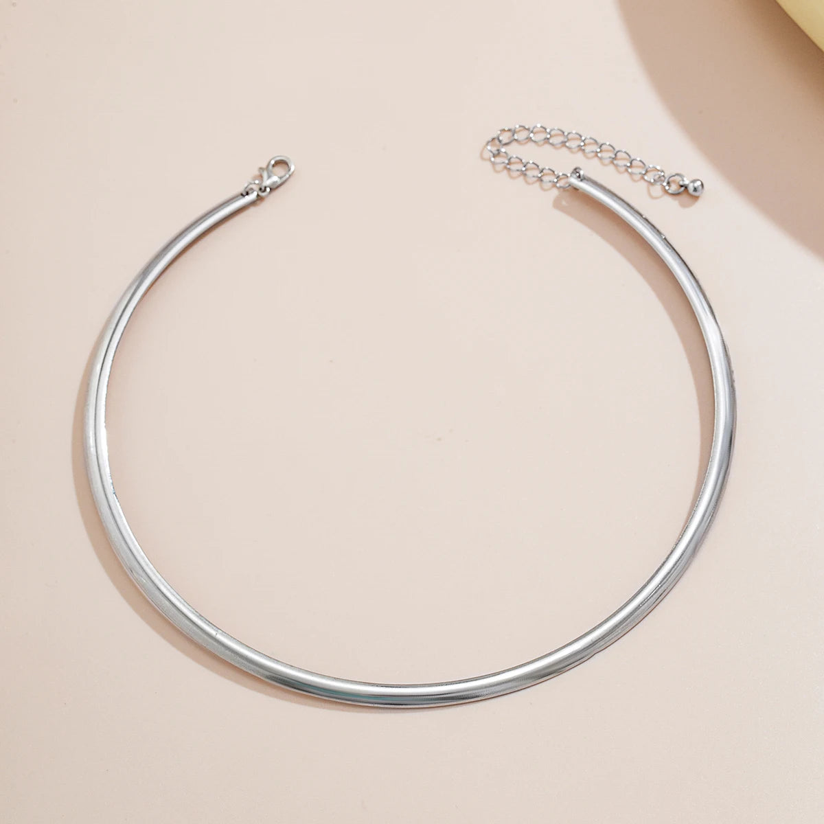 Elegant Simple Chunky Circle Torques Necklace
