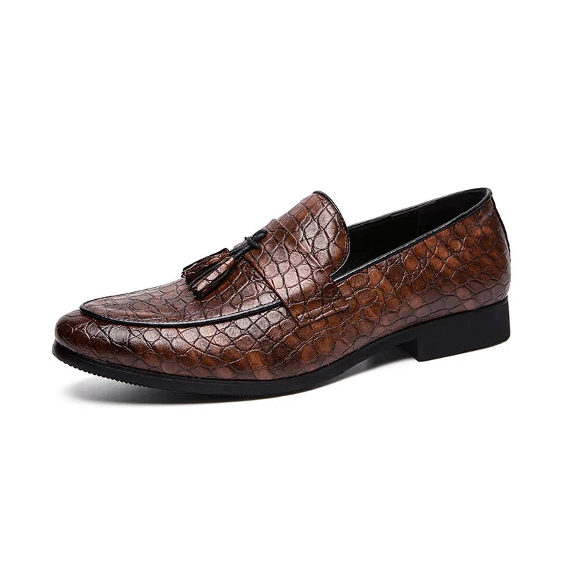 New pointed Business shoes Comfortable soft Leather footwear Men Outdoor non slip Loafers  Moccasins Casual light Flats Zapatos