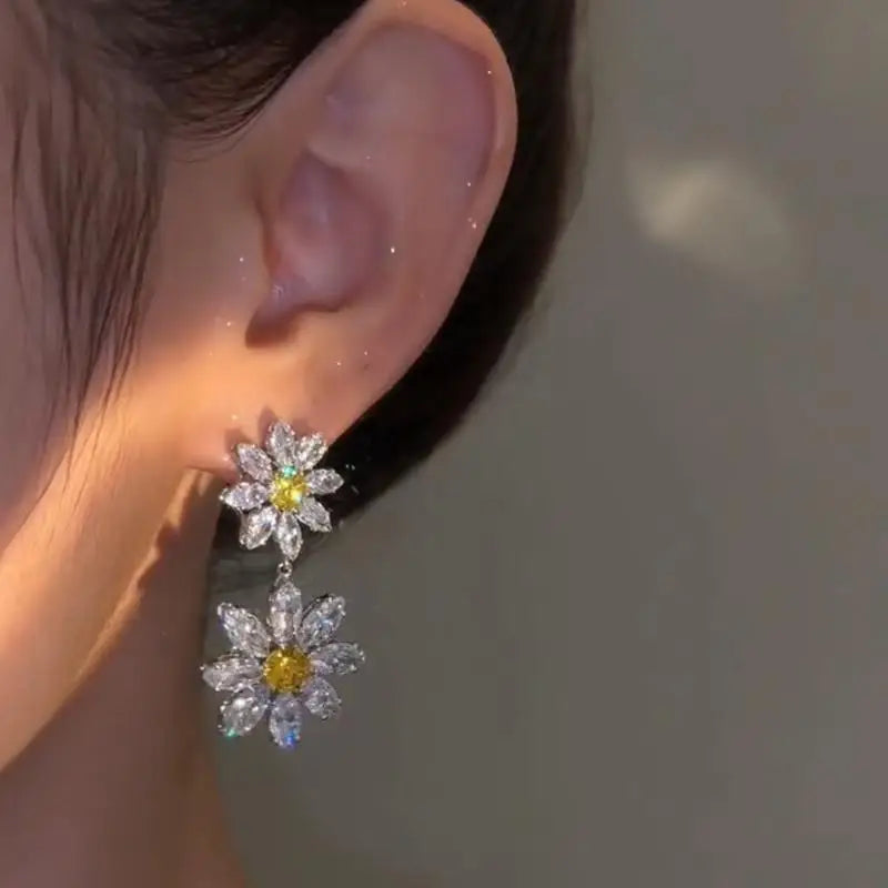 Sparkling Crystal Daisy Drop Earrings For Women