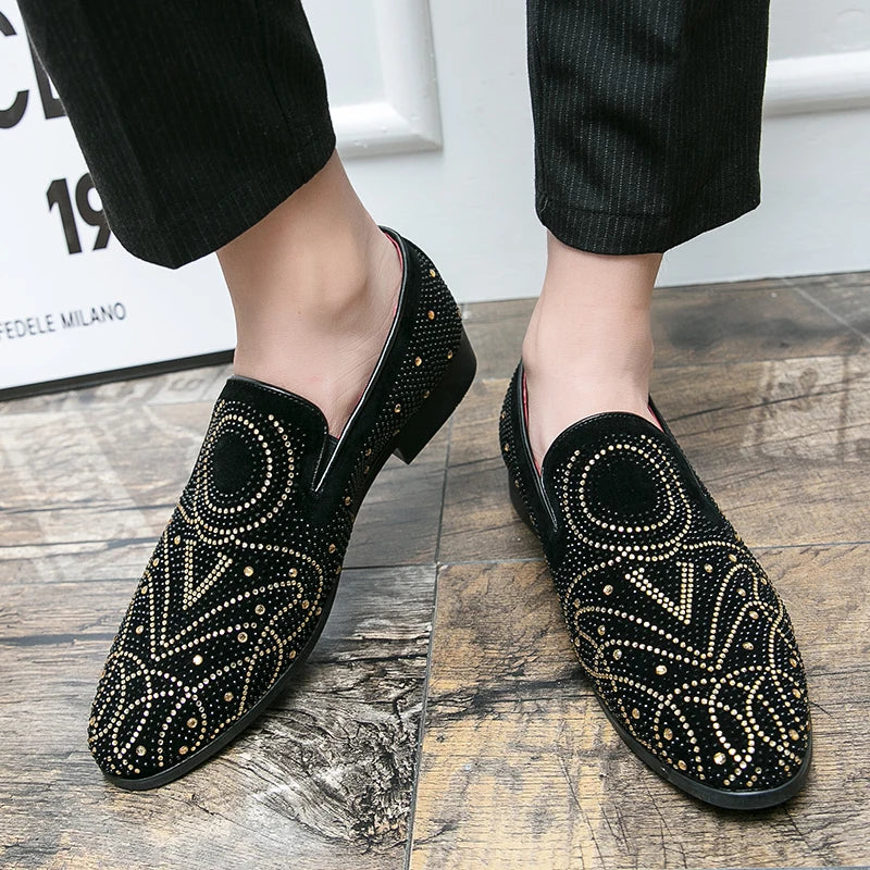 2024 new riveted rhine-drill pointed leather shoes male hair stylist fashion shoes a slip-on lazy casual men's shoes