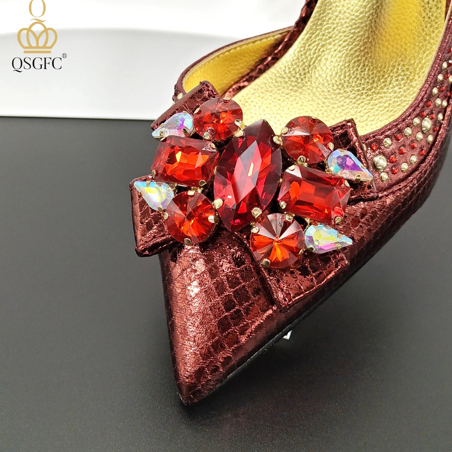 Ladies Wine Color Crystal Heels And Bag Three-Dimensional Capacity Bag & Shoes