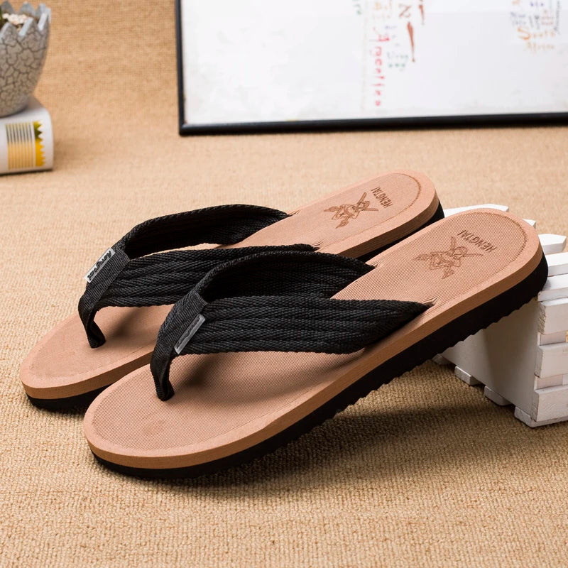 2024 New Flip-flops Slippers Men's Summer Platform Sandals Men's Simple Casual Sandals Indoor and Outdoor Beach Shoes