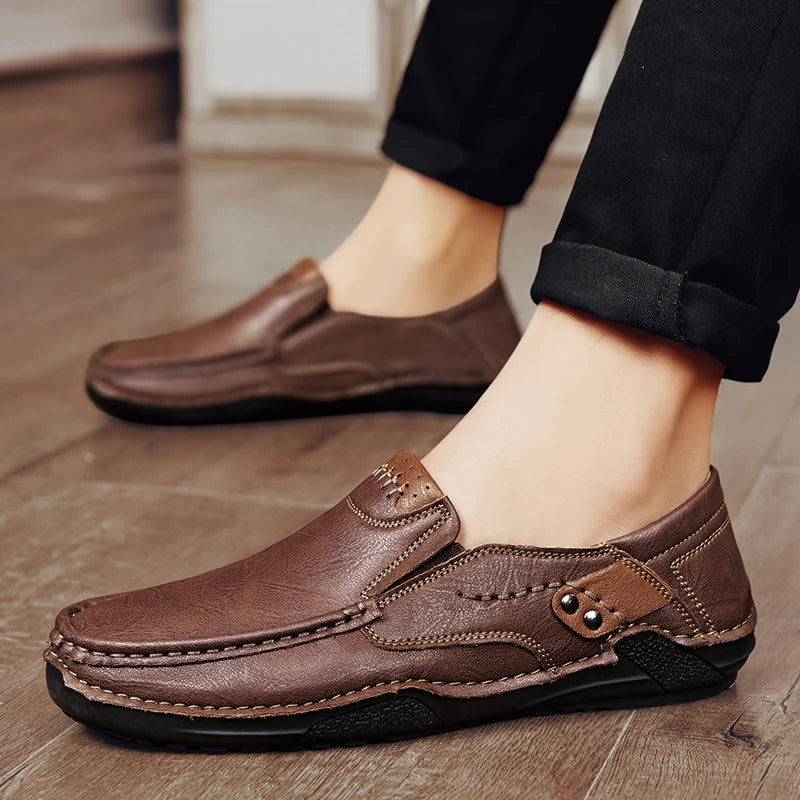 2025 Autumn New Men's Casual Handmade Loaf Leather Shoes Slip-On Lazy Business Casual Soft Leather Soft Sole Beanie Shoes Dad Men's Shoes Driving Shoes