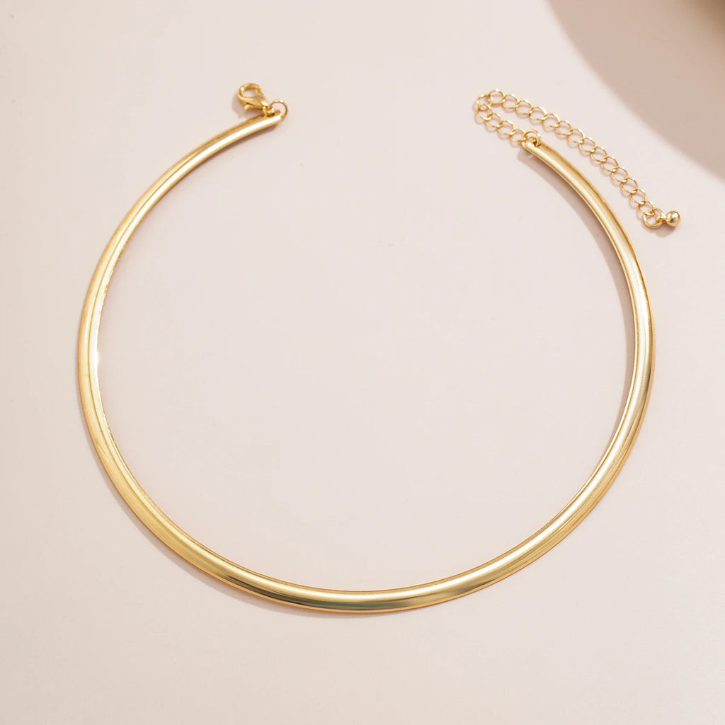 Elegant Simple Chunky Circle Torques Necklace