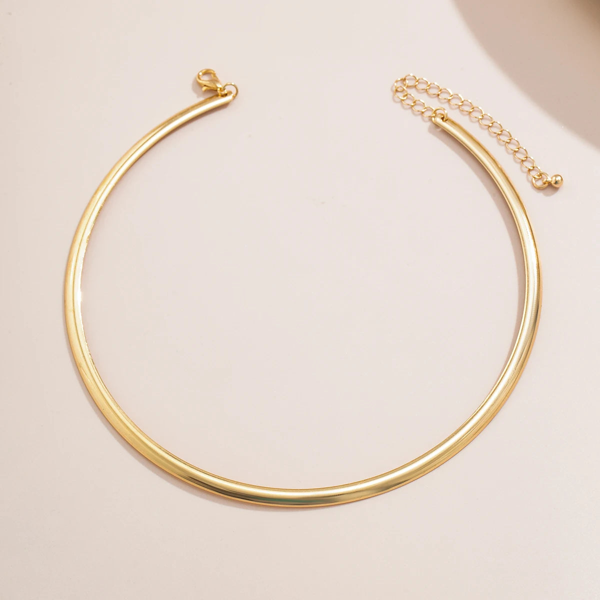 Elegant Simple Chunky Circle Torques Necklace