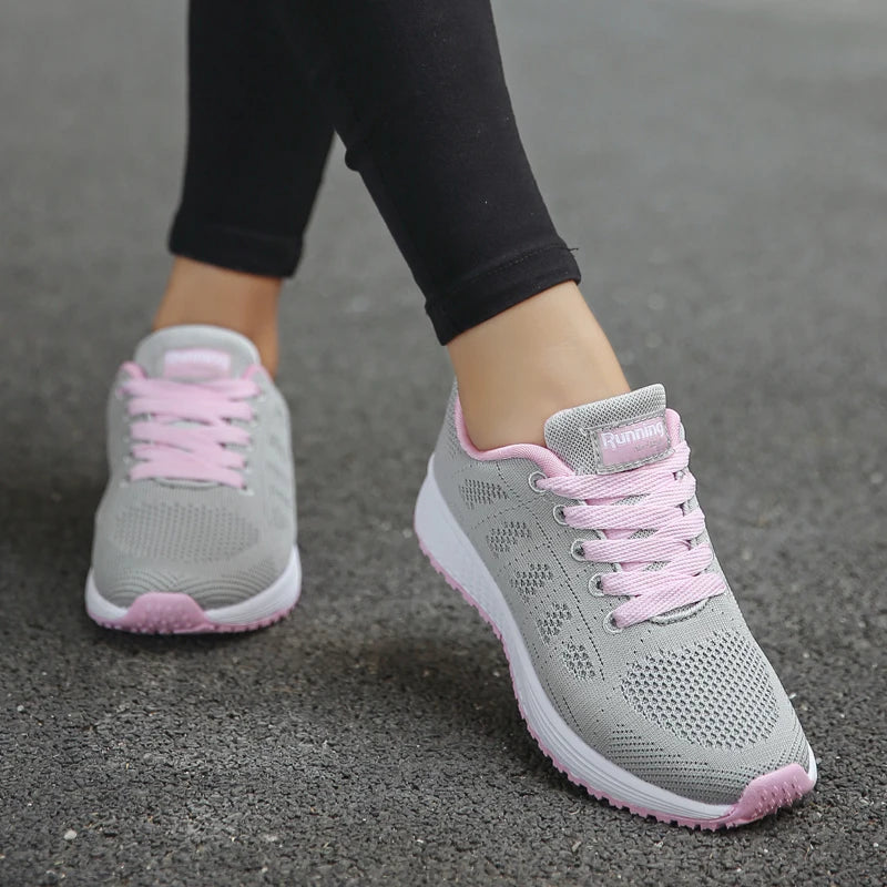 Baskets d'été 2023 pour femme, chaussures de sport noires de marche et de jogging, baskets de course à coussin d'air pour femme