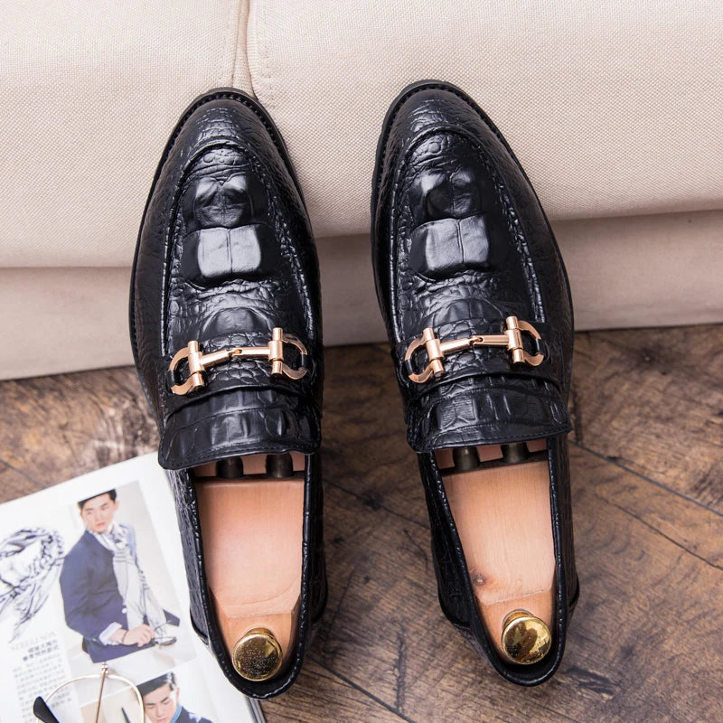 New British business casual shoes nightclub formal pointy leather shoes for men 46 47 large size crocodile metal decoration