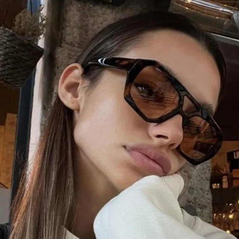 Fashion Sunglasses Luxury Designer Colored Lenses Sun Shade Glasses for Women Vintage UV400 Brand Sun Glasses