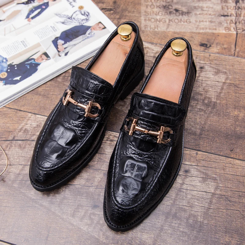 New British business casual shoes nightclub formal pointy leather shoes for men 46 47 large size crocodile metal decoration