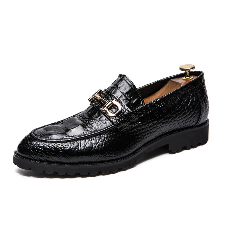 New British business casual shoes nightclub formal pointy leather shoes for men 46 47 large size crocodile metal decoration