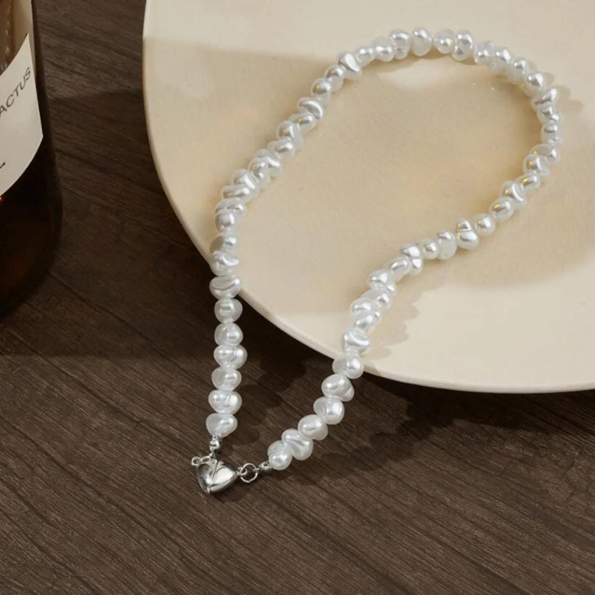 Korean imitation Pearl Chain Choker Necklace Magnetic Heart Pendant for Women Girls  Fashion Jewelry Bridal Engagement Gifts