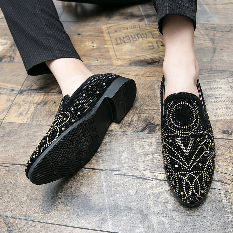 2024 new riveted rhine-drill pointed leather shoes male hair stylist fashion shoes a slip-on lazy casual men's shoes