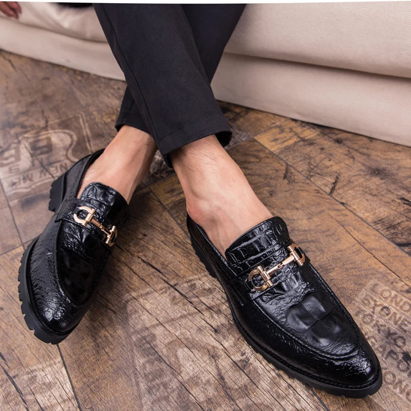 New British business casual shoes nightclub formal pointy leather shoes for men 46 47 large size crocodile metal decoration