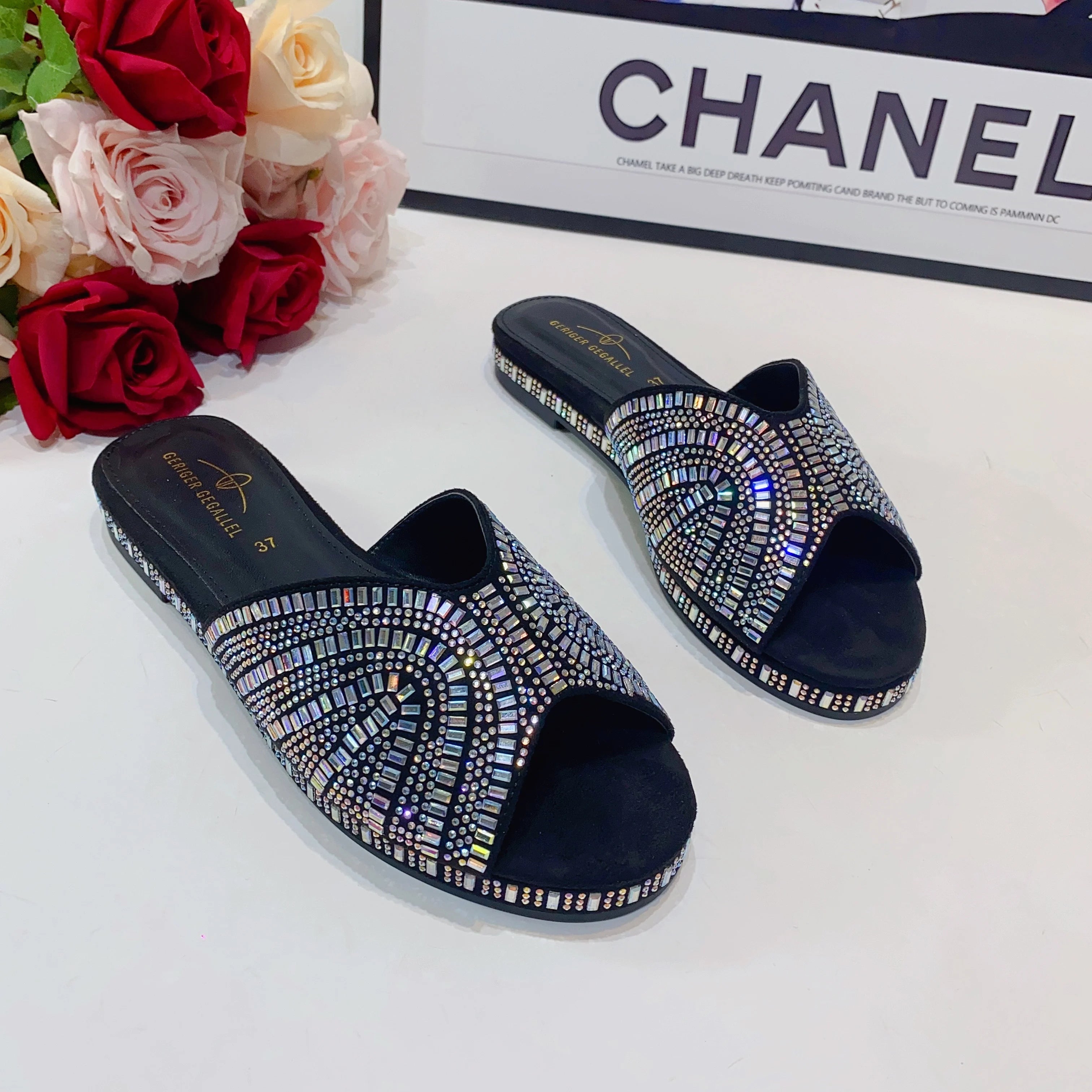 Trendy Colorful Slides for Women 2023 New Classic Design Sandals Italian Style Lady Shoes Low Heel Summer Mules Comfy Sandals