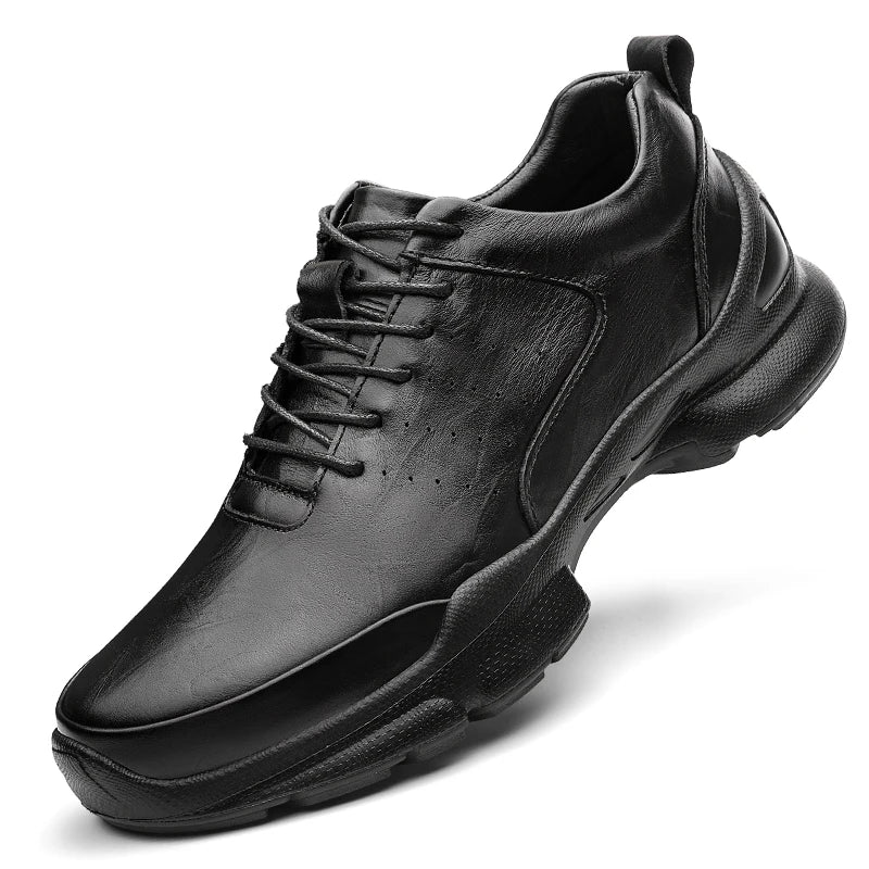 The 2025 New Men's Casual Shoes Feature A Genuine Cowhide Upper, Comfortable Lining, and Street Fashion Business Leather Shoes