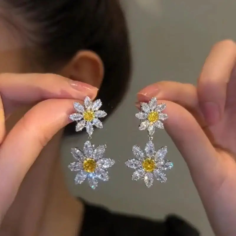 Sparkling Crystal Daisy Drop Earrings For Women