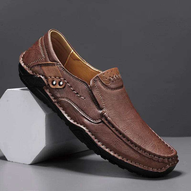2025 Autumn New Men's Casual Handmade Loaf Leather Shoes Slip-On Lazy Business Casual Soft Leather Soft Sole Beanie Shoes Dad Men's Shoes Driving Shoes