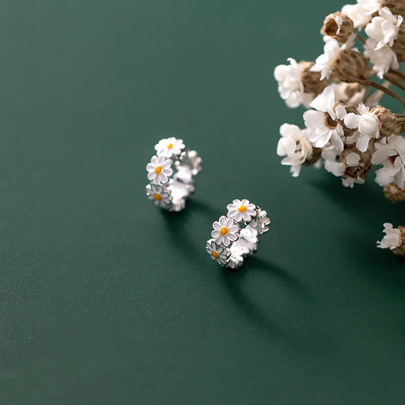 Exquisite Small Daisy Flower Drop Earring for Women