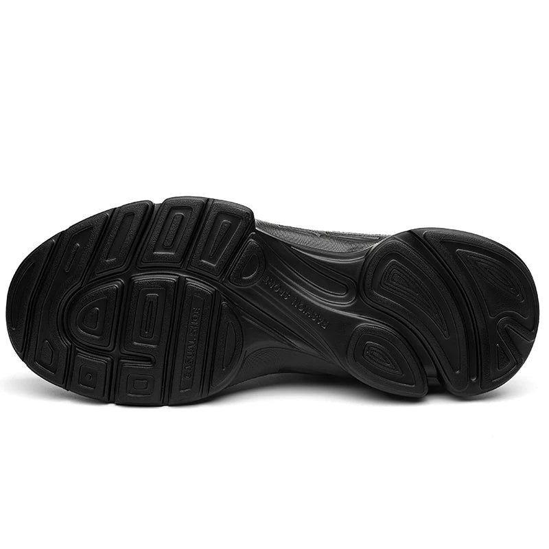The 2025 New Men's Casual Shoes Feature A Genuine Cowhide Upper, Comfortable Lining, and Street Fashion Business Leather Shoes