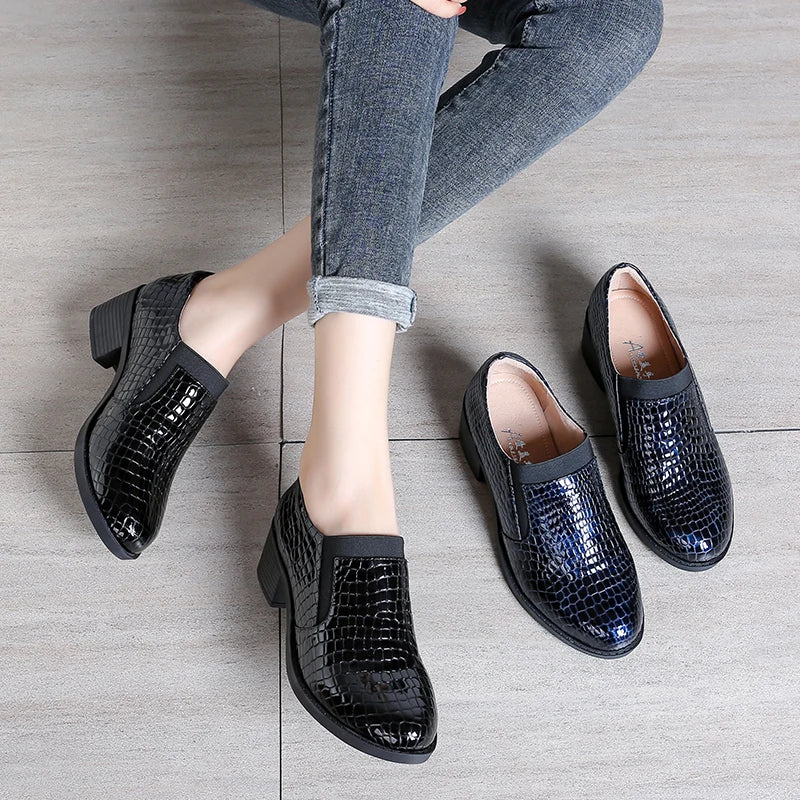 Patent Leather Comfortable Luxury Shoe for Party