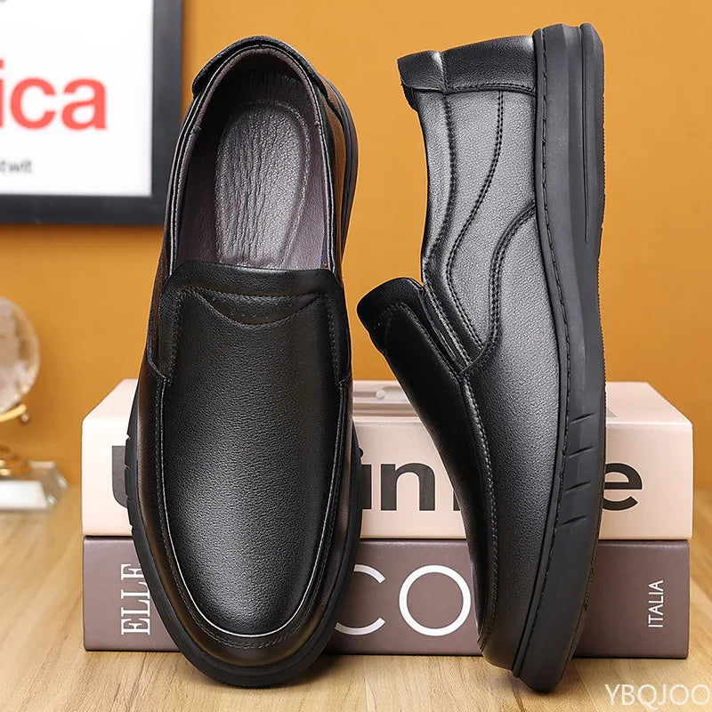 2025 Casual Men's leather Shoes Summer soft soled dad shoe Versatile classic Male shoes Breathable genuine leather loafers Homme