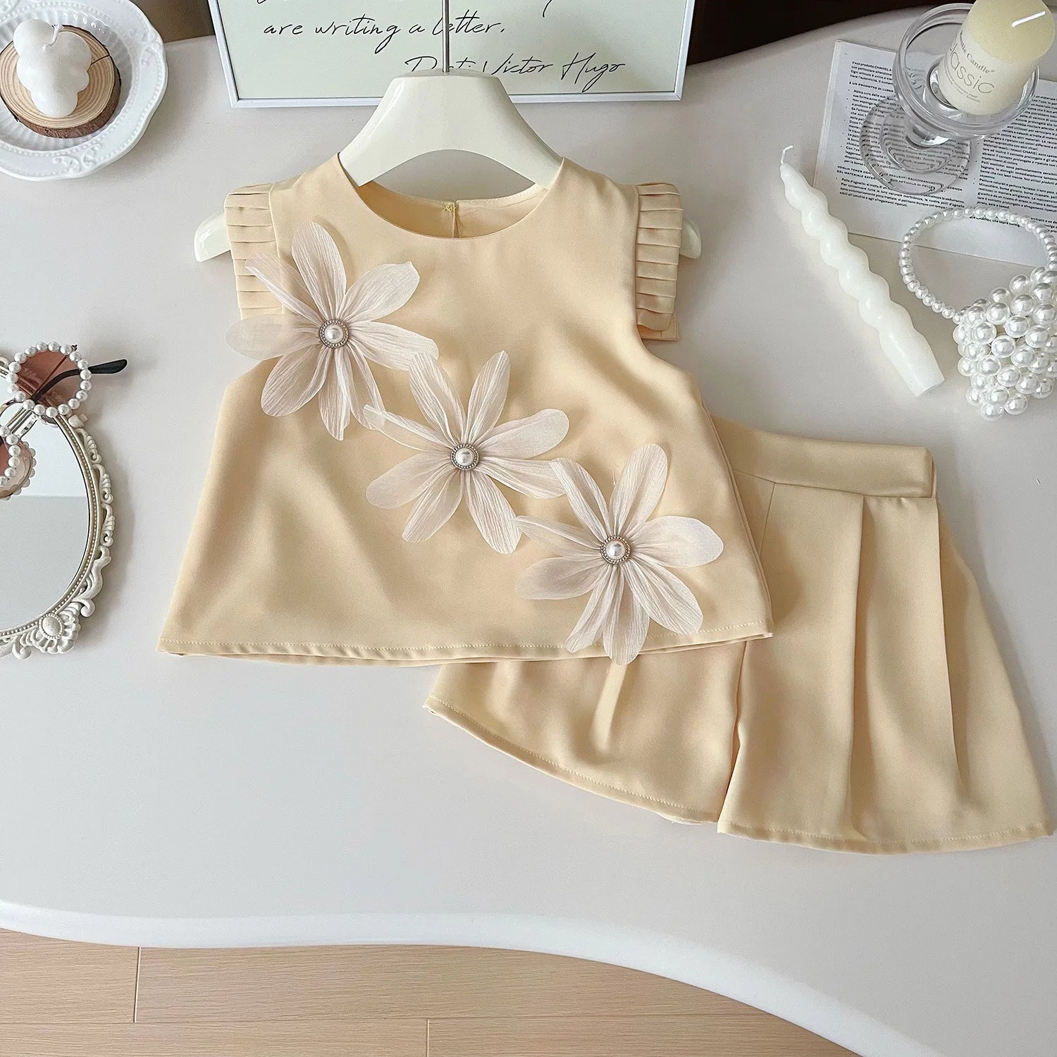 Girls Three Flowers Short Sleeve Tshirt+Shorts
